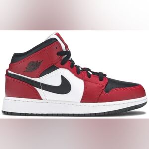 Air Jordan 2020 1 Mid GS 'Chicago Black Toe Size 4Y